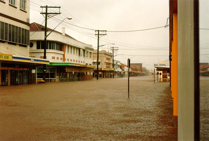 flashflooding flood_pictures : Lismore, NSW   11 May 1987