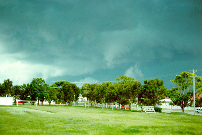 wallcloud thunderstorm_wall_cloud : Ballina, NSW   19 January 1989