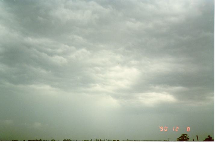 stratocumulus stratocumulus_cloud : Schofields, NSW   8 December 1990