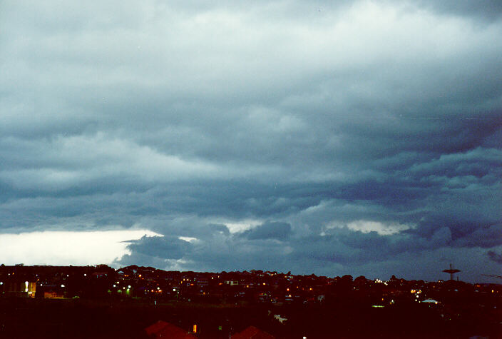 stratocumulus stratocumulus_cloud : Coogee, NSW   10 December 1990