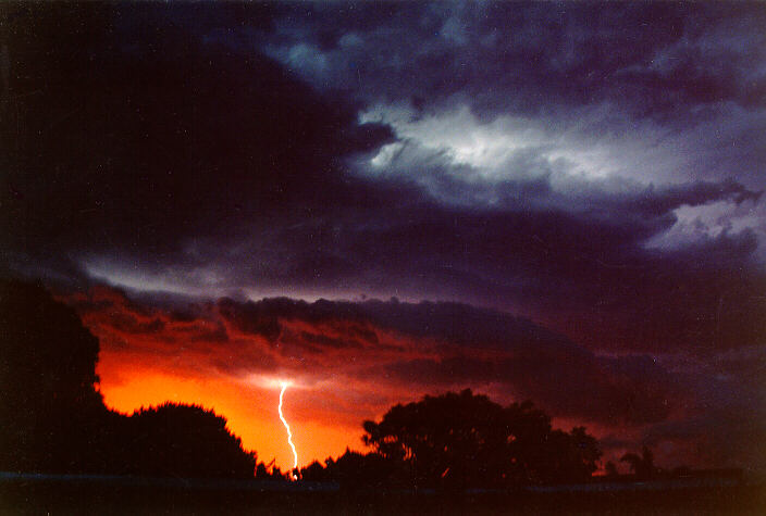 shelfcloud shelf_cloud : Ballina, NSW   23 December 1990