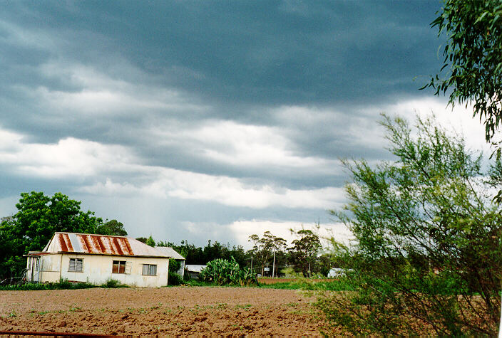 cumulonimbus thunderstorm_base : Riverstone, NSW   6 January 1995