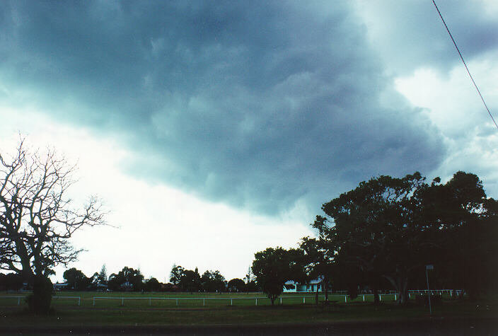 cumulonimbus thunderstorm_base : Ballina, NSW   2 February 1995