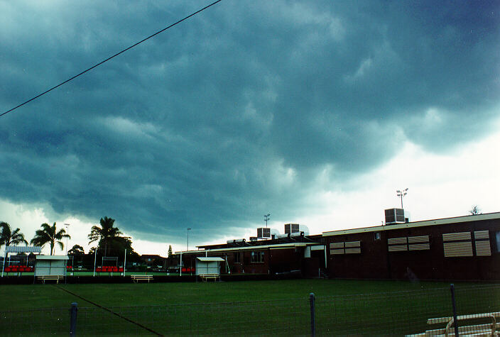 cumulonimbus thunderstorm_base : Ballina, NSW   2 February 1995