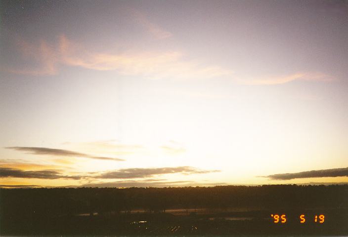 altocumulus altocumulus_cloud : Schofields, NSW   19 May 1995