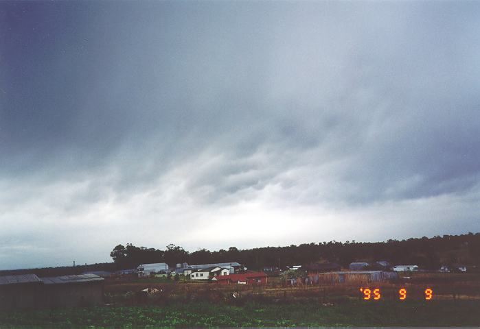 mammatus mammatus_cloud : Schofields, NSW   9 September 1995