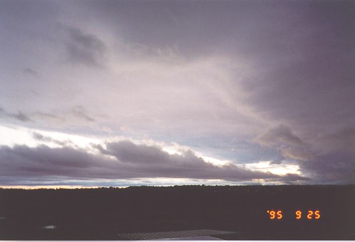 stratus stratus_cloud : Schofields, NSW   25 September 1995