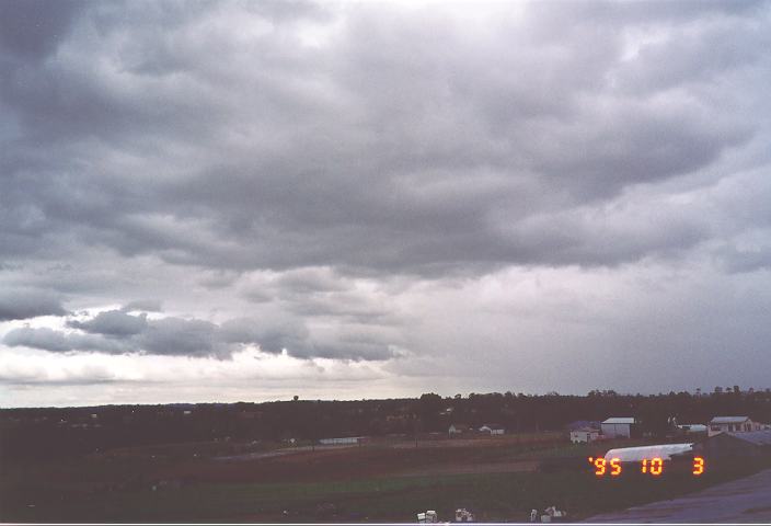 stratocumulus stratocumulus_cloud : Schofields, NSW   3 October 1995