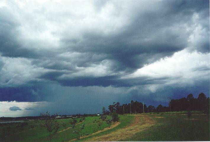 cumulonimbus thunderstorm_base : Castlereagh, NSW   18 November 1995