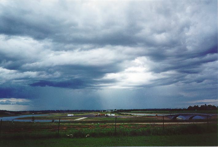 cumulonimbus thunderstorm_base : Castlereagh, NSW   18 November 1995