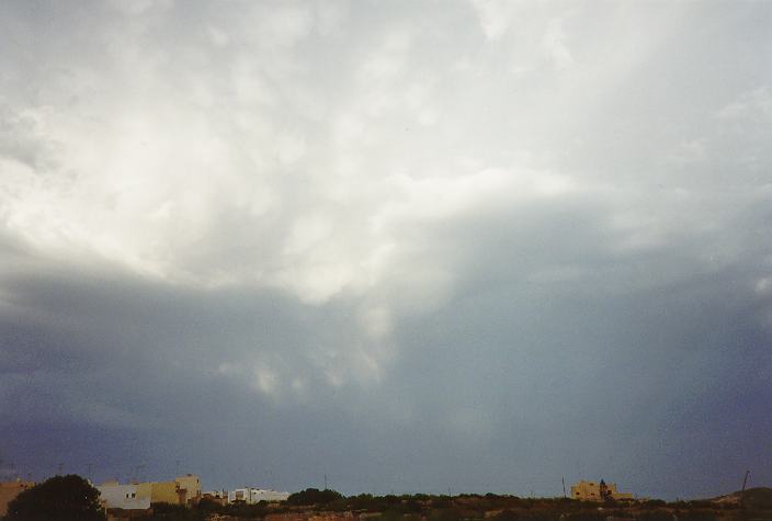 mammatus mammatus_cloud : Malta   22 August 1996