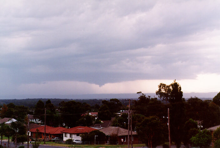 wallcloud thunderstorm_wall_cloud : Riverstone, NSW   10 November 1997