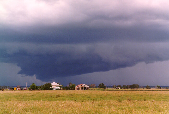 cumulonimbus thunderstorm_base : Ulmarra, NSW   15 January 1998