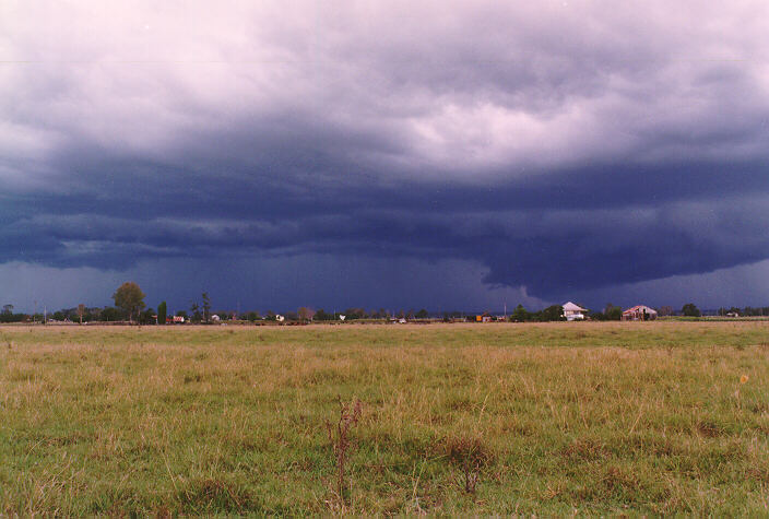 cumulonimbus thunderstorm_base : Ulmarra, NSW   15 January 1998