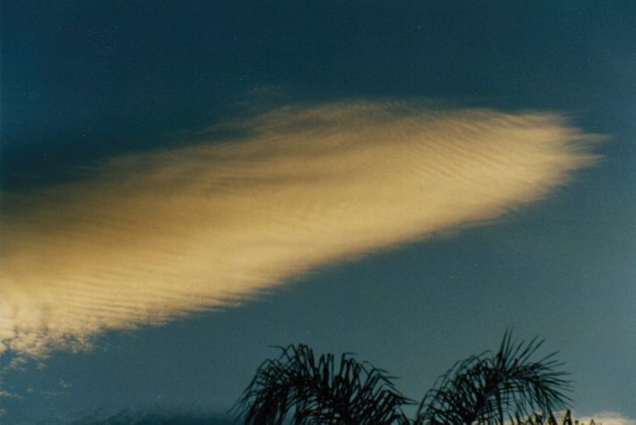 altocumulus lenticularis : Oakhurst, NSW   2 August 1998