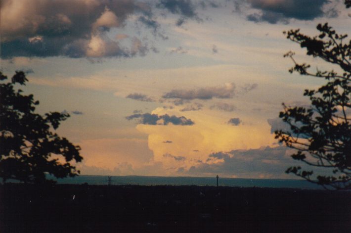 thunderstorm cumulonimbus_incus : Horsley Park, NSW   13 November 1998