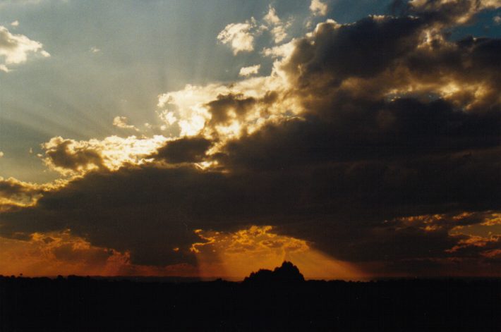 halosundog halo_sundog_crepuscular_rays : Rooty Hill, NSW   15 November 1998