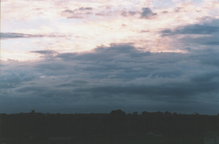 stratocumulus lenticularis : Schofields, NSW   1 December 1998