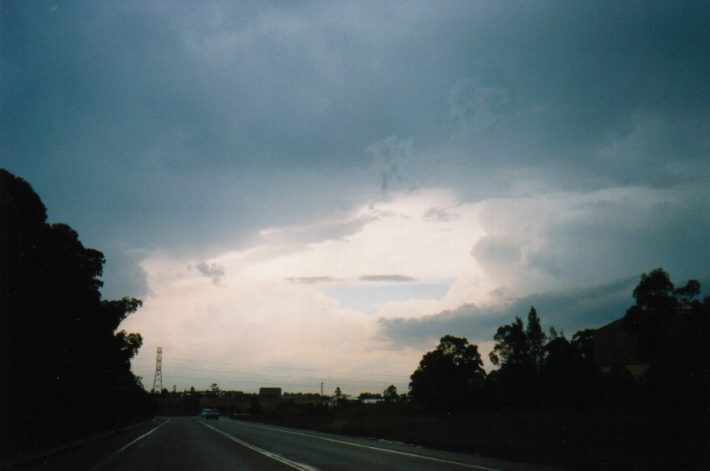 thunderstorm cumulonimbus_calvus : Rooty Hill, NSW   14 December 1998