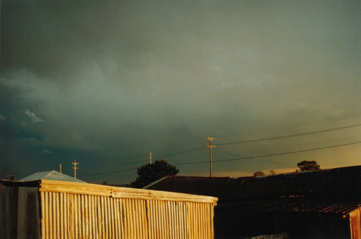 cumulonimbus thunderstorm_base : Schofields, NSW   22 September 1999
