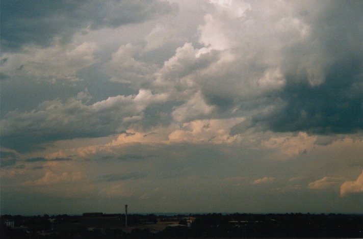 thunderstorm cumulonimbus_incus : Rooty Hill, NSW   18 October 1999