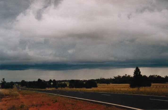 cumulonimbus thunderstorm_base : Gilgandra, NSW   23 October 1999