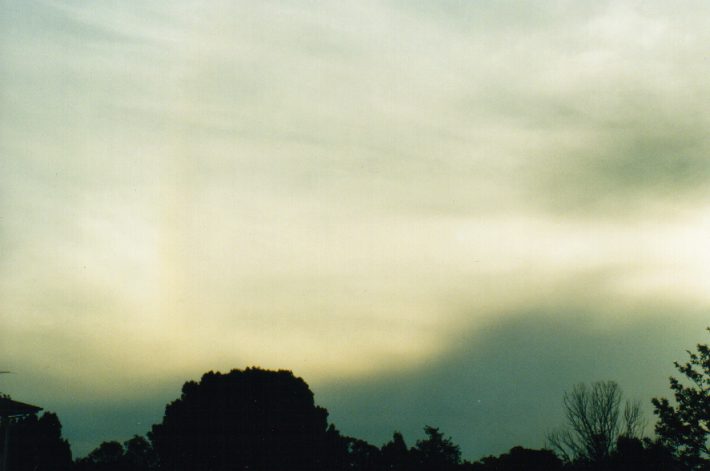 halosundog halo_sundog_crepuscular_rays : Wollongbar, NSW   30 October 1999