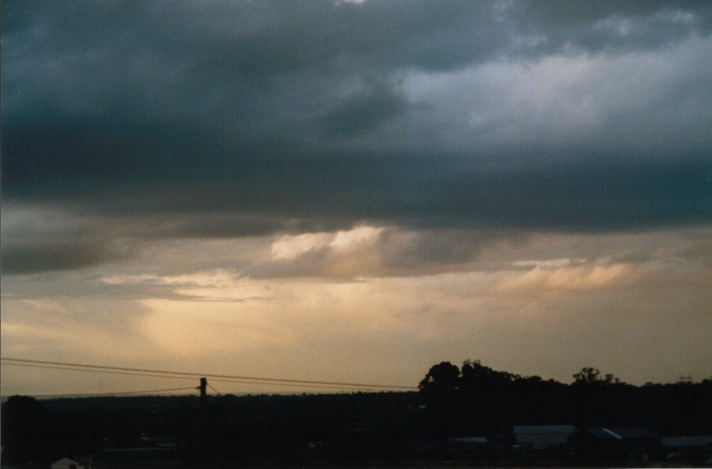 stratocumulus stratocumulus_cloud : Schofields, NSW   10 November 1999