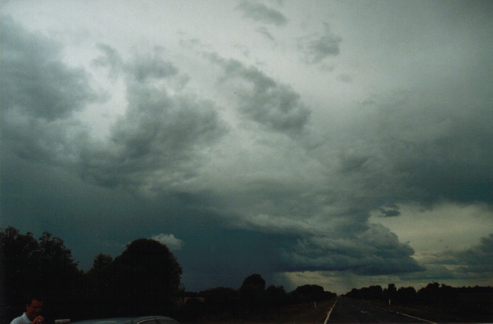 cumulonimbus thunderstorm_base : S of Gumtree, Qld   22 November 1999