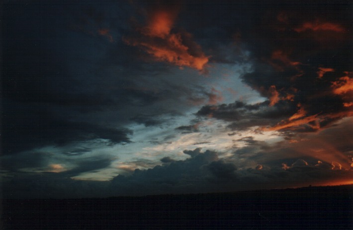 thunderstorm cumulonimbus_calvus : Schofields, NSW   24 December 1999