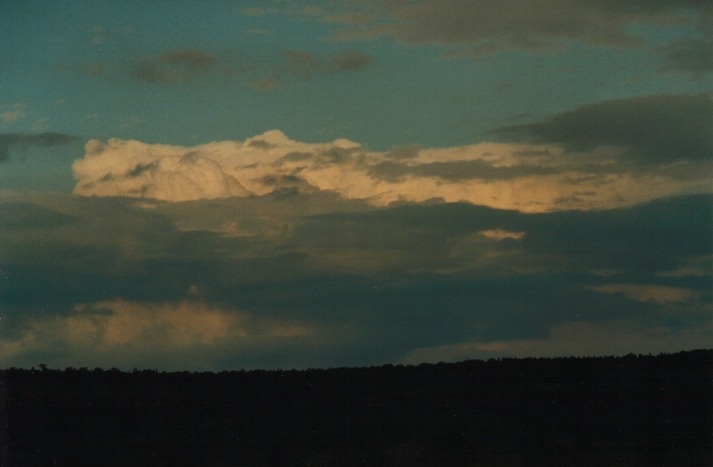 thunderstorm cumulonimbus_incus : SW of Coolah, NSW   1 April 2000