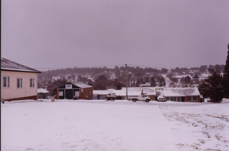 contributions received : Oberon, NSW<BR>Photo by Jeff Brislane   29 May 2000