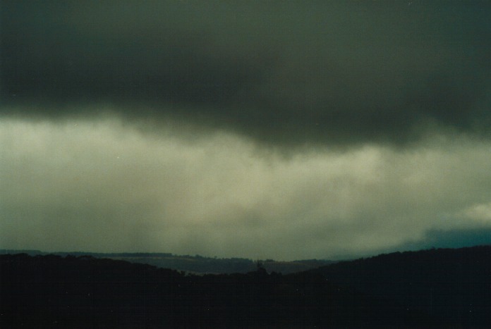 stratocumulus stratocumulus_cloud : Lithgow, NSW   29 June 2000