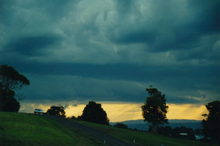 cumulonimbus thunderstorm_base : McLeans Ridges, NSW   9 July 2000