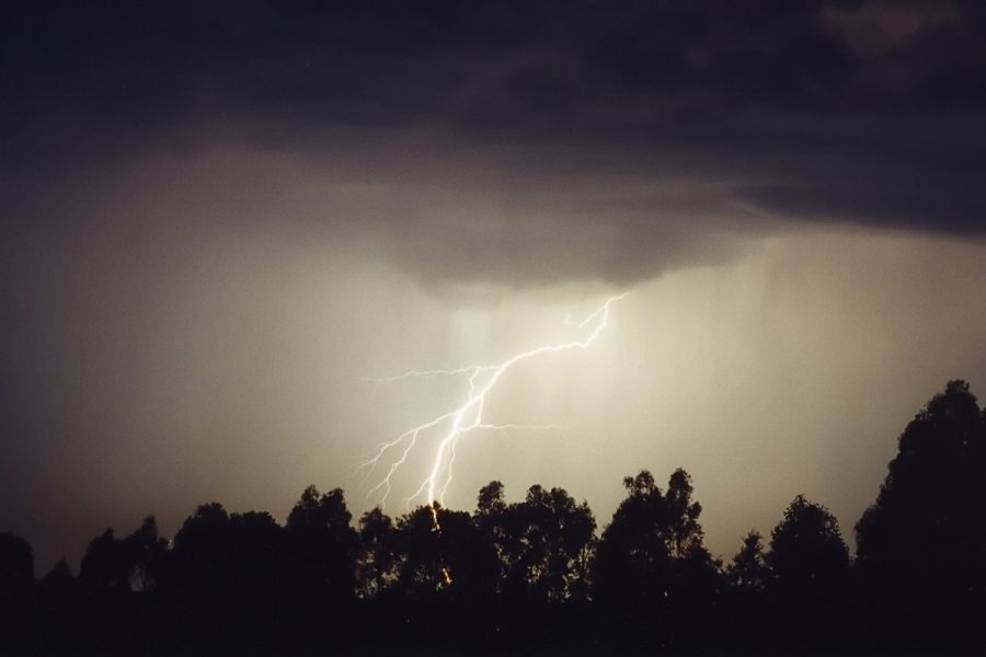 lightning lightning_bolts : McLeans Ridges, NSW   26 September 2000