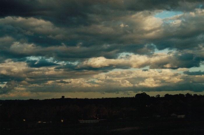 stratus stratus_cloud : Schofields, NSW   15 October 2000