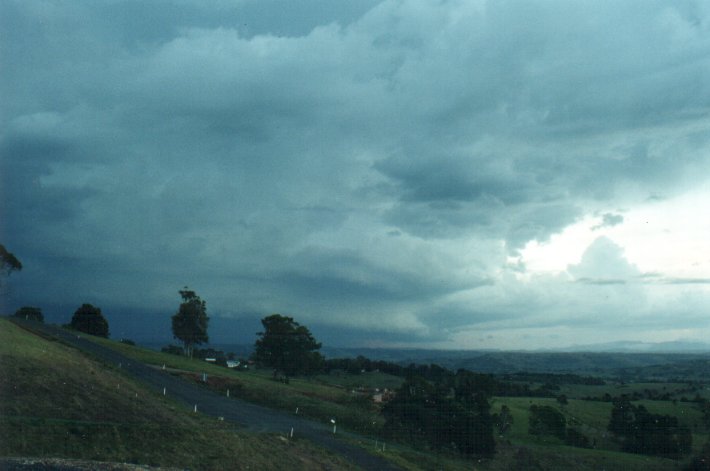 cumulonimbus thunderstorm_base : McLeans Ridges, NSW   25 October 2000