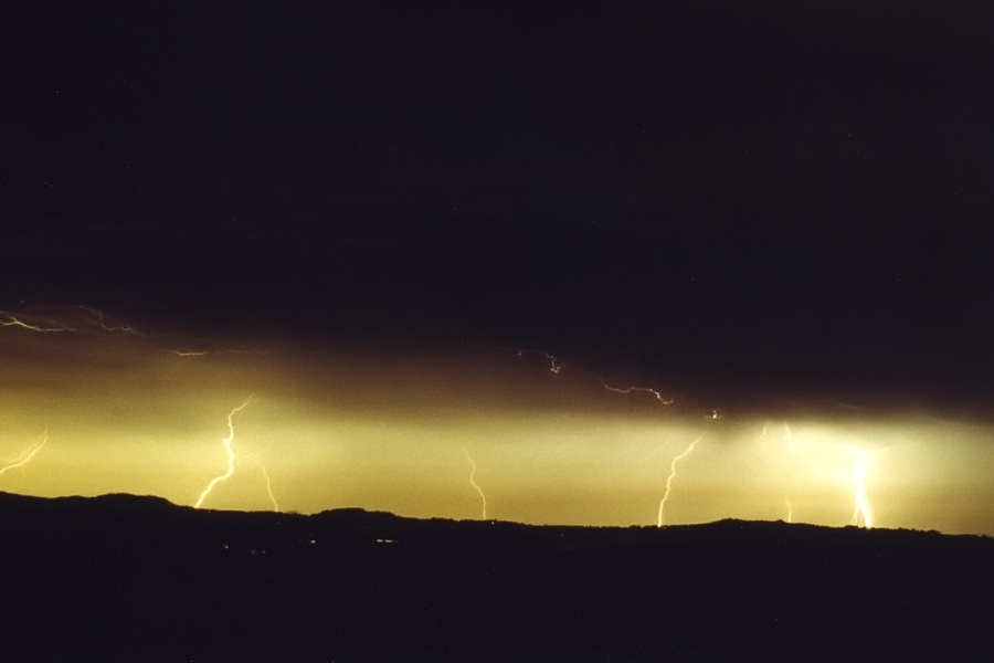 lightning lightning_bolts : McLeans Ridges, NSW   26 October 2000