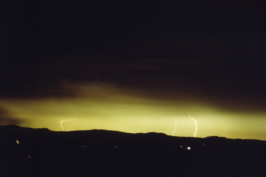 lightning lightning_bolts : McLeans Ridges, NSW   26 October 2000