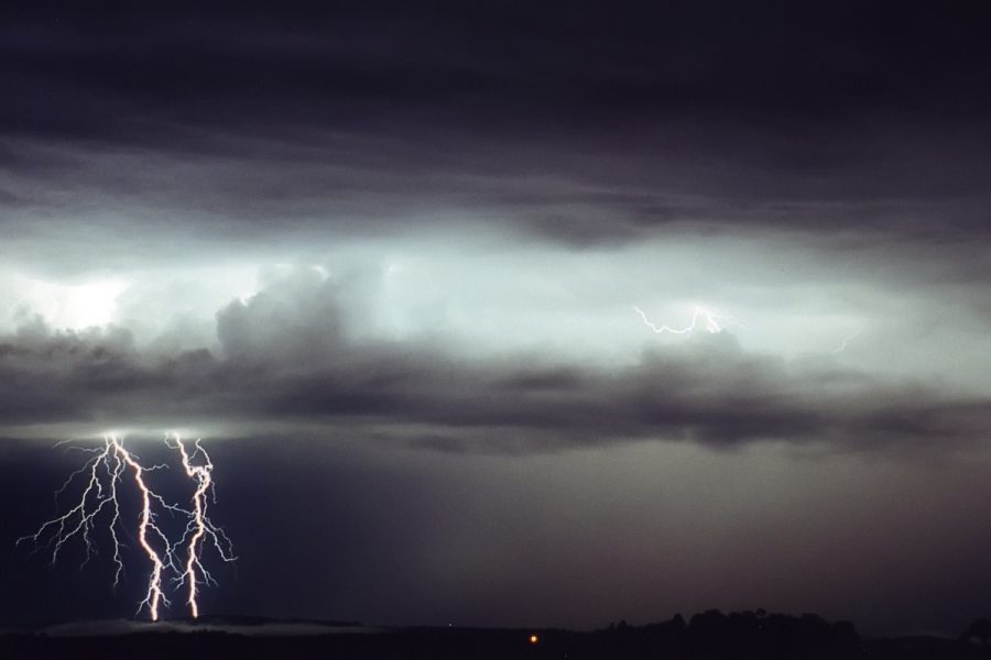 lightning lightning_bolts : McLeans Ridges, NSW   27 October 2000