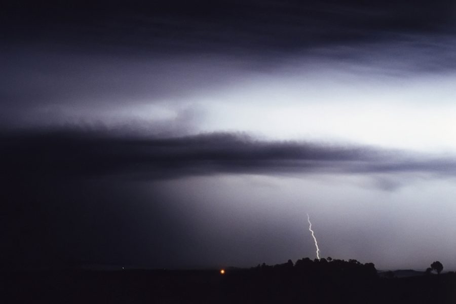 lightning lightning_bolts : McLeans Ridges, NSW   27 October 2000