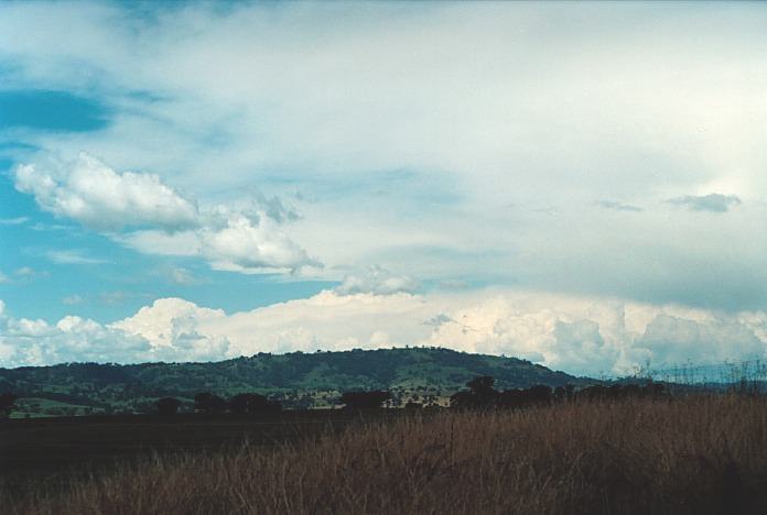 thunderstorm cumulonimbus_incus : Inverell, NSW   4 November 2000