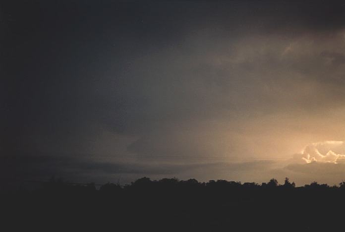 cumulonimbus thunderstorm_base : Grafton, NSW   4 November 2000