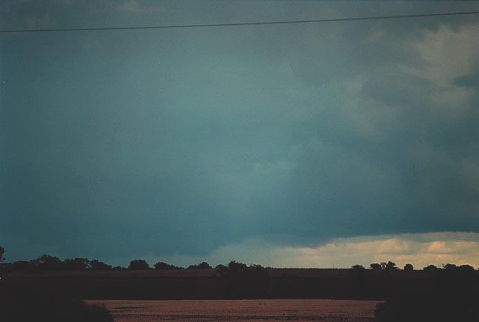 cumulonimbus thunderstorm_base : 70km N of Miles, Qld   21 November 2000