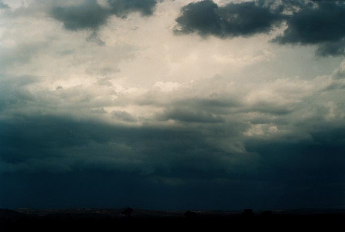 cumulonimbus thunderstorm_base : 30km W of Warwick, Qld   27 November 2000