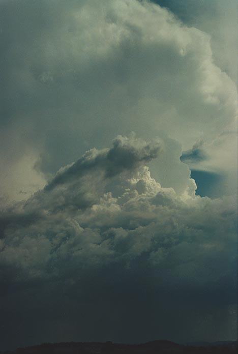 thunderstorm cumulonimbus_incus : W of Gunnedah, NSW   28 November 2000