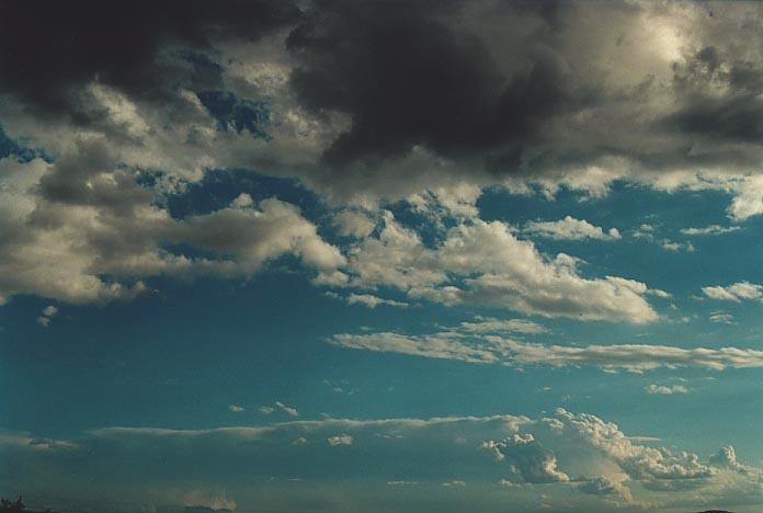 thunderstorm cumulonimbus_incus : Copeton Dam, NSW   4 December 2000