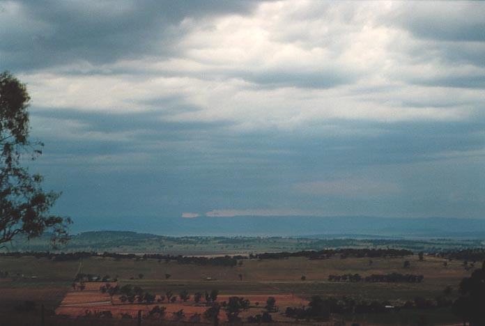 cumulonimbus thunderstorm_base : Quirindi, NSW   6 December 2000