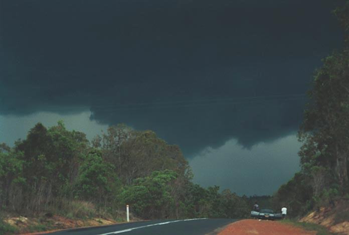 shelfcloud shelf_cloud : N of Grafton, NSW   8 December 2000