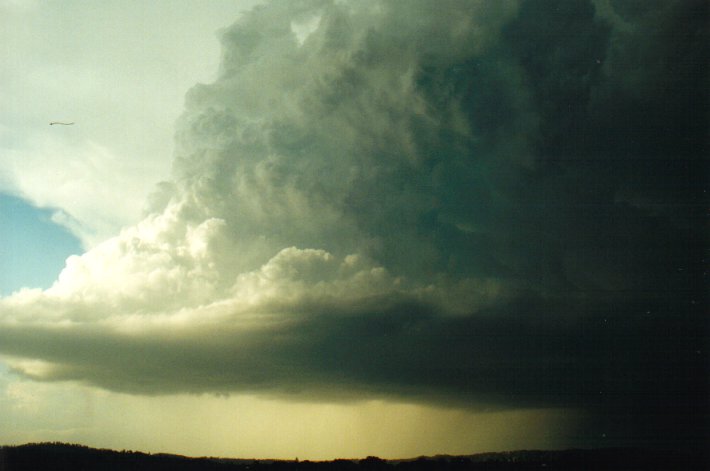 cumulonimbus supercell_thunderstorm : McKees Hill, NSW   17 January 2001